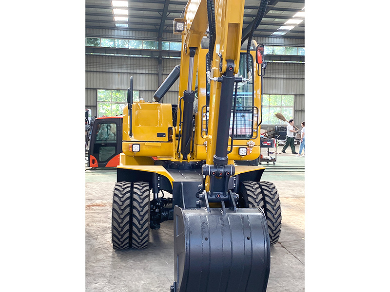 110型輪式挖掘機(jī)4.jpg
